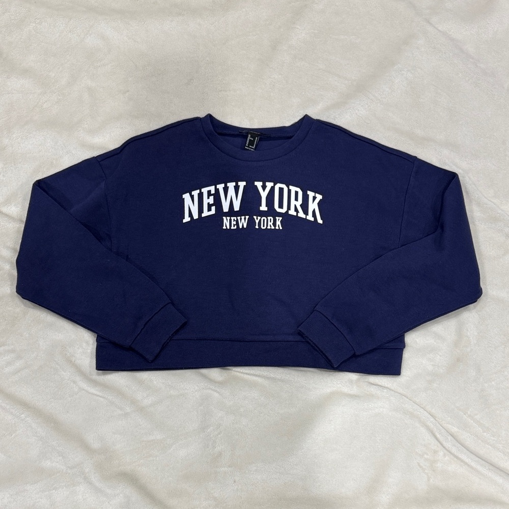 Forever 21 Navy Cropped Crewneck Sweatshirt with White 'New York' Print-size M
